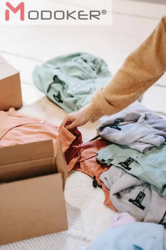 How to pack a garment bag?